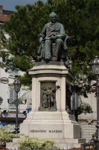 Alessandro Manzoni Statua