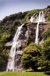Cascata acqua fraggia - foto consorzio turistico valchiavenna (425x640)