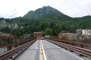 Ponte Azzone Visconti veduta del Monte Barro, Malgrate, 2014