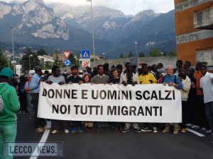 manifesta scalzi migranti 23