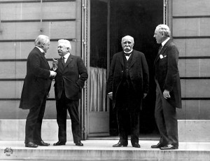 I leader dell'Intesa alla Conferenza di pace di Parigi (da sinistra a destra: Lloyd George, Vittorio Emanuele Orlando, Georges Clemenceau, Woodrow Wilson).