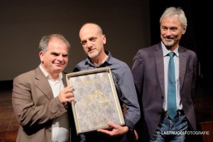 2016-premio-la-sirena-doro-a-gambettola-con-ab-aldo-demartino-e-sindaco-di-gambettola-foto-lastrucci-carlo-1