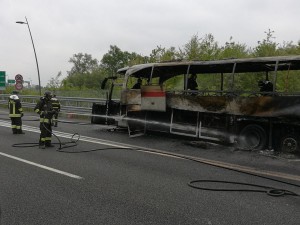 autobus fiamme pedemontana (3)
