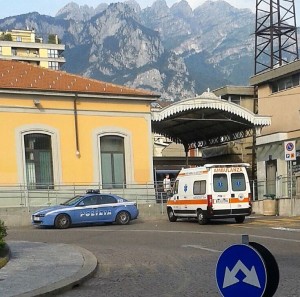 stazione-polizia-ambulanza-aggressione2