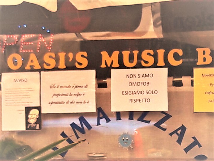 OASIS-MUSIC-BAR_PESCARENICO vetrina cartelli - Copia