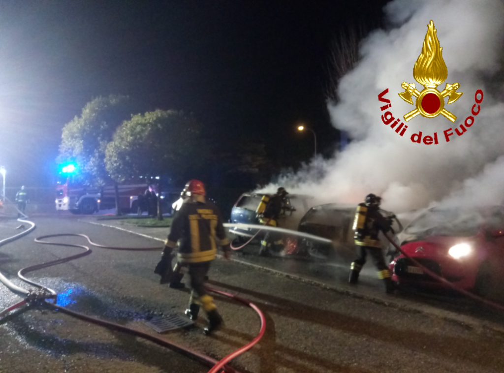 incendio auto olginate vigili del fuoco pompieri (1)