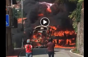 incidente auto bus incendio galleria 3